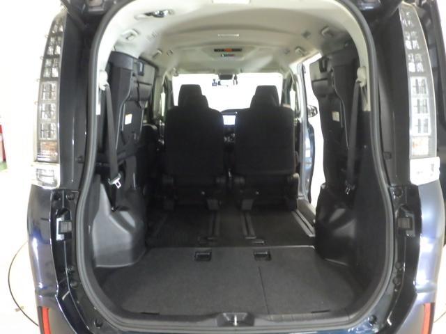 ヴォクシー ハイブリッドV 禁煙車 全方位カメラ 純9インチナビ リア席11インチモニター 左右パワスラ シートヒーター クルコン スマートエントリーシステム 全周囲カメラ スマートキープッシュスタート 盗難防止アラーム PS(23枚目)