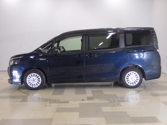 ヴォクシー ハイブリッドV 禁煙車 全方位カメラ 純9インチナビ リア席11インチモニター 左右パワスラ シートヒーター クルコン スマートエントリーシステム 全周囲カメラ スマートキープッシュスタート 盗難防止アラーム PS(25枚目)