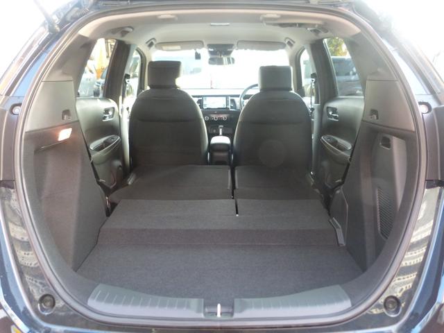 フィット e:HEVホーム 禁煙車 デモカー使用車 前ドラレコ ホンダセンシング ナビ リアカメラ スマートキー 前後誤発進抑制機能 助手席エアバッグ 運転席エアバッグ フルフラット ACC 車線維持支援システム 電格ミラー(16枚目)