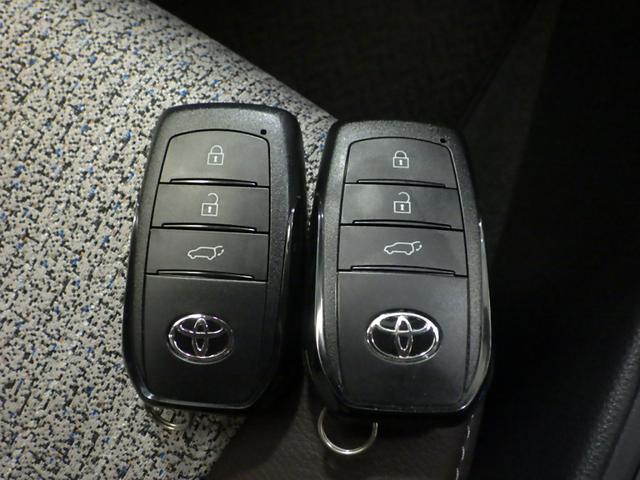 ヤリスクロス ハイブリッドＧ　禁煙車　メモリーナビ　スマートキー　パワーシート　パワーテールゲート　ＬＥＤヘッドライト　シートヒーター　ＥＴＣ　リアカメラ　ブルートゥース音楽　アルミホイール　トヨタセーフティーセンス　ＥＳＣ（16枚目）