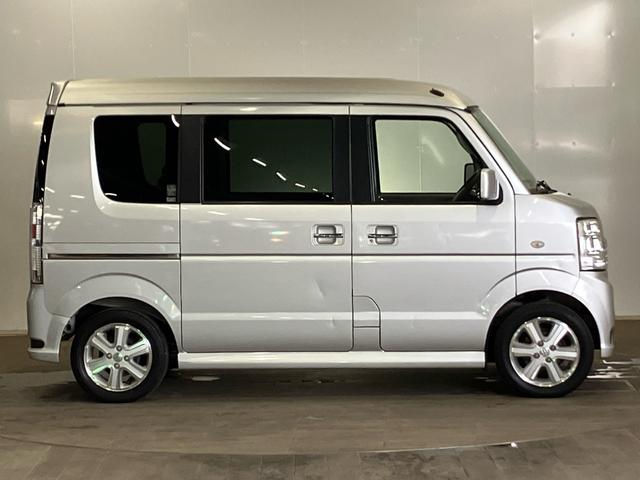 エブリイワゴン ＰＺターボスペシャル　４ＷＤ　リア両側パワースライドドア　ＥＴＣ　ディスチャージヘッドライト　シートヒーター　アルミホイール　ＣＤチューナー　左右電動スライドドア　タ－ボ　Ｗエアバッグ　ワイヤレスキー　パワーウインド　ＰＳ（9枚目）