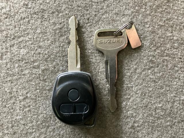 エブリイワゴン ＰＺターボスペシャル　４ＷＤ　リア両側パワースライドドア　ＥＴＣ　ディスチャージヘッドライト　シートヒーター　アルミホイール　ＣＤチューナー　左右電動スライドドア　タ－ボ　Ｗエアバッグ　ワイヤレスキー　パワーウインド　ＰＳ（12枚目）