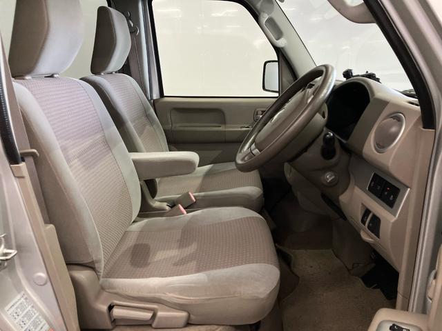 エブリイワゴン ＰＺターボスペシャル　４ＷＤ　リア両側パワースライドドア　ＥＴＣ　ディスチャージヘッドライト　シートヒーター　アルミホイール　ＣＤチューナー　左右電動スライドドア　タ－ボ　Ｗエアバッグ　ワイヤレスキー　パワーウインド　ＰＳ（16枚目）