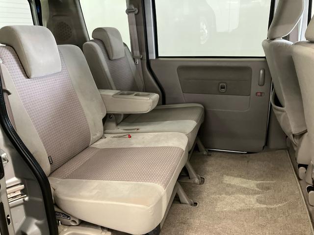 エブリイワゴン ＰＺターボスペシャル　４ＷＤ　リア両側パワースライドドア　ＥＴＣ　ディスチャージヘッドライト　シートヒーター　アルミホイール　ＣＤチューナー　左右電動スライドドア　タ－ボ　Ｗエアバッグ　ワイヤレスキー　パワーウインド　ＰＳ（18枚目）