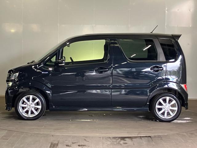 ワゴンR ハイブリッドFZ パナソニックSDナビゲーション マルチビューカメラ ETC スマートキー 運転席シートヒーター ブルートゥース音楽 ミュージックラック DVD/CD フルセグTV デュアルセンスブレーキサポート 禁煙(4枚目)