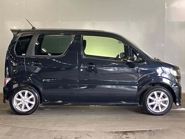 ワゴンR ハイブリッドFZ パナソニックSDナビゲーション マルチビューカメラ ETC スマートキー 運転席シートヒーター ブルートゥース音楽 ミュージックラック DVD/CD フルセグTV デュアルセンスブレーキサポート 禁煙(8枚目)