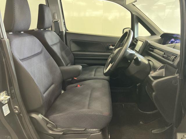 ワゴンR ハイブリッドFZ パナソニックSDナビゲーション マルチビューカメラ ETC スマートキー 運転席シートヒーター ブルートゥース音楽 ミュージックラック DVD/CD フルセグTV デュアルセンスブレーキサポート 禁煙(18枚目)
