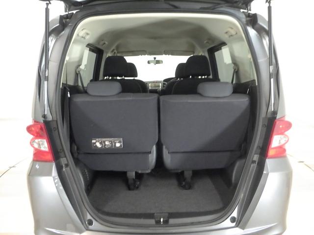 フリード Ｇジャストセレクション　禁煙車　ＳＳＤナビゲーション　リア左側パワースライドドア　ディスチャージヘッドライト　リアカメラ　ＤＶＤ／ＣＤ　ワンセグＴＶ　ＥＴＣ　Ｂモニター　定期点検記録簿　ワンオナ　助手席エアバッグ　１セグ（12枚目）