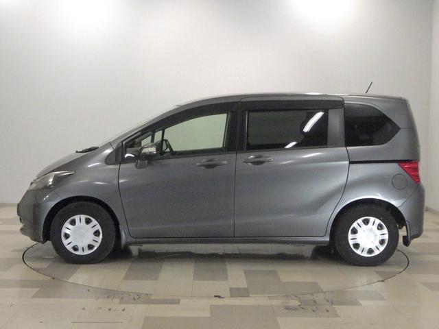 フリード Ｇジャストセレクション　禁煙車　ＳＳＤナビゲーション　リア左側パワースライドドア　ディスチャージヘッドライト　リアカメラ　ＤＶＤ／ＣＤ　ワンセグＴＶ　ＥＴＣ　Ｂモニター　定期点検記録簿　ワンオナ　助手席エアバッグ　１セグ（17枚目）