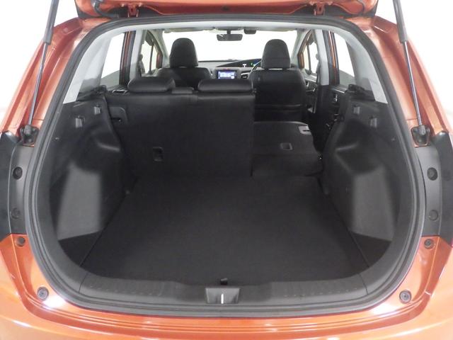 ジェイド ハイブリッドＲＳ・ホンダセンシング　禁煙車　メモリーナビ　リアカメラ　サイドカーテンエアバッグ　ＬＥＤヘッドライト　パドルシフト　ＤＶＤ／ＣＤ　ミュージックラック　アルミホイール　ブルートゥース音楽　ＥＴＣ　アルミホイール　ＶＳＡ（17枚目）