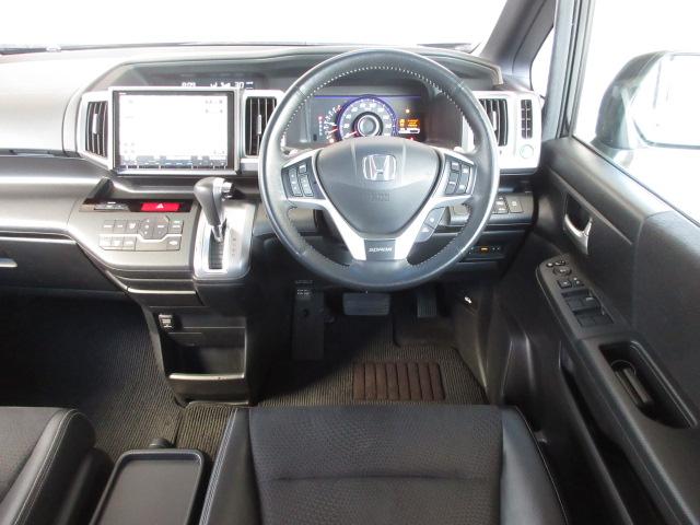 ステップワゴンスパーダ Ｚクールスピリット　禁煙車　リア両側パワースライドドア　スマートキー　ディスチャージヘッドライト　リアカメラ　クルーズコントロール　アルミホイール　ＥＴＣ　ＶＳＡ　バックカメ　ワンオーナー　キーフリー　横滑防止　パワステ（5枚目）