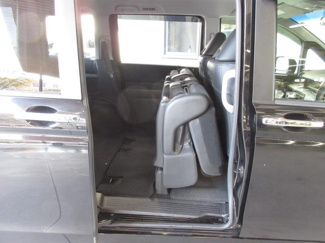 ステップワゴンスパーダ Ｚクールスピリット　禁煙車　リア両側パワースライドドア　スマートキー　ディスチャージヘッドライト　リアカメラ　クルーズコントロール　アルミホイール　ＥＴＣ　ＶＳＡ　バックカメ　ワンオーナー　キーフリー　横滑防止　パワステ（13枚目）