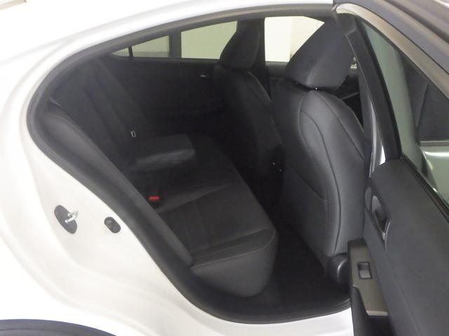 ＩＳ ＩＳ３００Ｆスポーツ　禁煙車　１オーナー　Ｐシート　シートヒーター　全周囲カメラ　クルコン　電子パーキング　ＡＨＢ　ＲＳＡ　タイヤ８分山　社外ドラレコ　バックＣ　横滑り防止装置　クリソナ　レザーシート　オートハイビーム（17枚目）