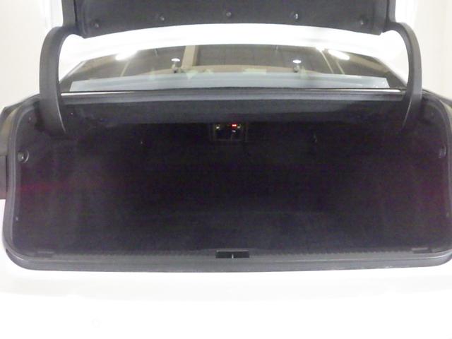 ＩＳ ＩＳ３００Ｆスポーツ　禁煙車　１オーナー　Ｐシート　シートヒーター　全周囲カメラ　クルコン　電子パーキング　ＡＨＢ　ＲＳＡ　タイヤ８分山　社外ドラレコ　バックＣ　横滑り防止装置　クリソナ　レザーシート　オートハイビーム（19枚目）