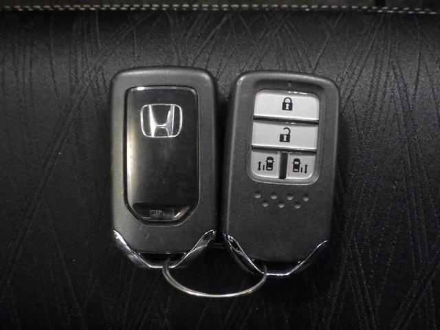 オデッセイ アブソルート　禁煙車　安心パッケージ　工場オプションナビ　ＬＥＤヘッドライト　リア両側パワースライドドア　ＥＴＣ　スマートキー　ＤＶＤ／ＣＤ　サイドカーテンエアバッグ　リアモニター　アルミホイール　フルセグＴＶ（13枚目）