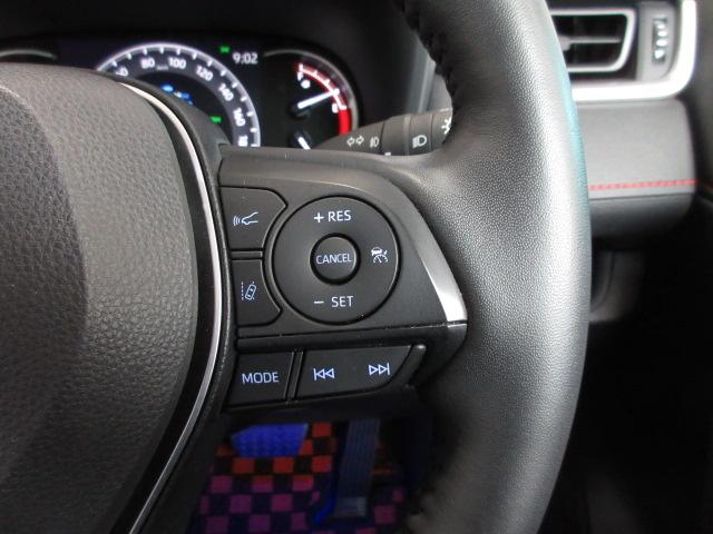 ＲＡＶ４ アドベンチャーオフロードパッケージ　ワンオーナー　メモリーナビ　マルチビューカメラ　サイドカーテン、ニーエアバッグ　ＬＥＤヘッドライト　スマートキー　パワーテールゲート　シートヒーター　クルーズコントロール　アルミホイール　ＡＡＣ　ＰＳ（8枚目）