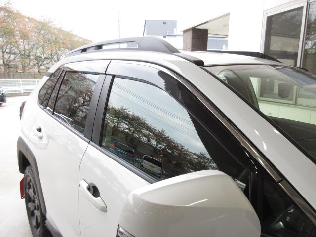 ＲＡＶ４ アドベンチャーオフロードパッケージ　ワンオーナー　メモリーナビ　マルチビューカメラ　サイドカーテン、ニーエアバッグ　ＬＥＤヘッドライト　スマートキー　パワーテールゲート　シートヒーター　クルーズコントロール　アルミホイール　ＡＡＣ　ＰＳ（26枚目）