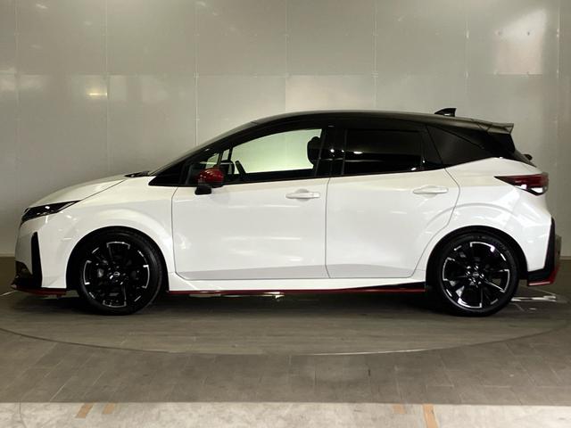 オーラ ニスモ　禁煙　ワンオーナー　純正ナビ　プロパイロット　マルチカメラ　スマートキー　ＥＴＣ　シートヒーター　ステアリングヒーター　サイドカーテン、ニーエアバッグ　アルミホイール　ＬＥＤヘッドライト　フルセグＴＶ（4枚目）