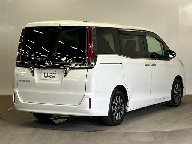 エスクァイア Giプレミアムパッケージブラックテーラード 禁煙 純正10intナビ リアカメラ ETC スマートキー リア両側電動スライドドア トヨタセーフティセンス クルーズコントロール シートヒーター ブルートゥース音楽 フルセグTV アルミホイール(6枚目)