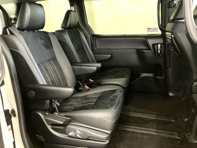 エスクァイア Giプレミアムパッケージブラックテーラード 禁煙 純正10intナビ リアカメラ ETC スマートキー リア両側電動スライドドア トヨタセーフティセンス クルーズコントロール シートヒーター ブルートゥース音楽 フルセグTV アルミホイール(22枚目)