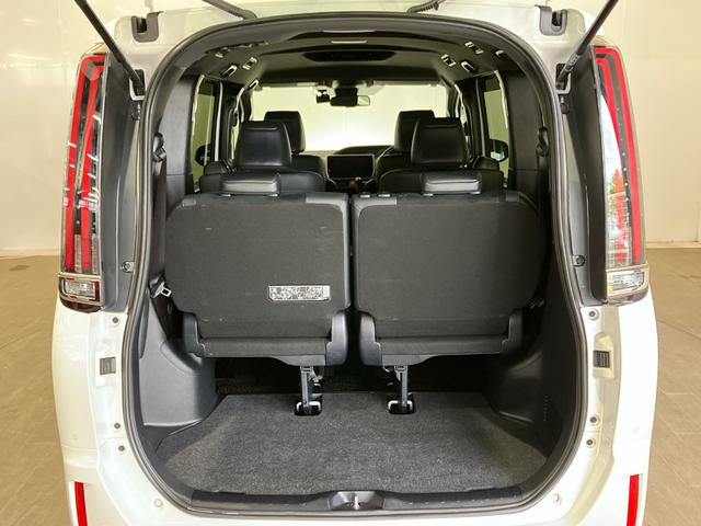 エスクァイア Giプレミアムパッケージブラックテーラード 禁煙 純正10intナビ リアカメラ ETC スマートキー リア両側電動スライドドア トヨタセーフティセンス クルーズコントロール シートヒーター ブルートゥース音楽 フルセグTV アルミホイール(25枚目)