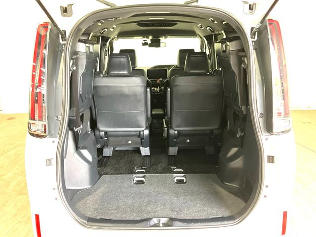 エスクァイア Giプレミアムパッケージブラックテーラード 禁煙 純正10intナビ リアカメラ ETC スマートキー リア両側電動スライドドア トヨタセーフティセンス クルーズコントロール シートヒーター ブルートゥース音楽 フルセグTV アルミホイール(27枚目)