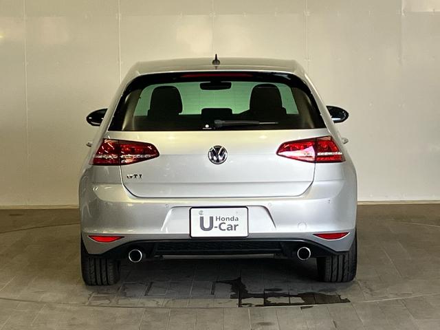 ゴルフGTI ベースグレード 禁煙 ワンオーナー車 DCCパッケージ アルミホイール 純正ナビ リアカメラ パドルシフト 18インチアルミ スマートキー サイドエアバック ETC ディスチャージヘッドライト ブルートゥース音楽(7枚目)