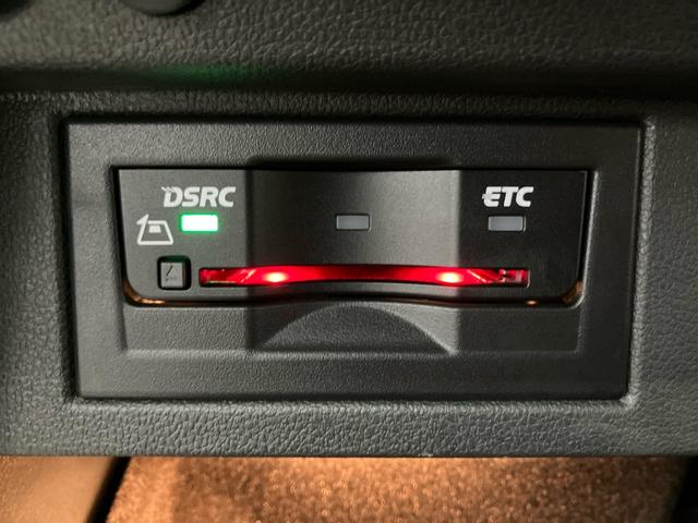 ゴルフGTI ベースグレード 禁煙 ワンオーナー車 DCCパッケージ アルミホイール 純正ナビ リアカメラ パドルシフト 18インチアルミ スマートキー サイドエアバック ETC ディスチャージヘッドライト ブルートゥース音楽(14枚目)