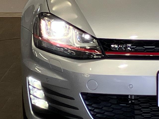 ゴルフGTI ベースグレード 禁煙 ワンオーナー車 DCCパッケージ アルミホイール 純正ナビ リアカメラ パドルシフト 18インチアルミ スマートキー サイドエアバック ETC ディスチャージヘッドライト ブルートゥース音楽(16枚目)