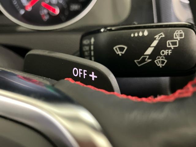 ゴルフGTI ベースグレード 禁煙 ワンオーナー車 DCCパッケージ アルミホイール 純正ナビ リアカメラ パドルシフト 18インチアルミ スマートキー サイドエアバック ETC ディスチャージヘッドライト ブルートゥース音楽(18枚目)