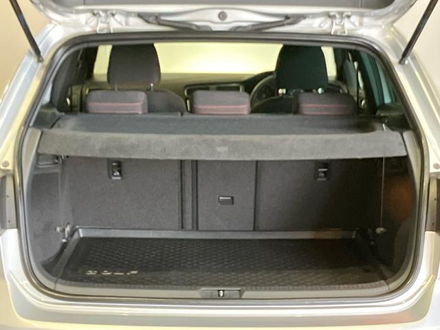 ゴルフGTI ベースグレード 禁煙 ワンオーナー車 DCCパッケージ アルミホイール 純正ナビ リアカメラ パドルシフト 18インチアルミ スマートキー サイドエアバック ETC ディスチャージヘッドライト ブルートゥース音楽(23枚目)