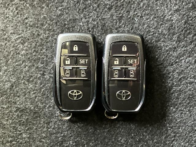 シエンタ ハイブリッドＧセーフティーエディションＩＩ　禁煙　ワンオーナー車　純正９ｉｎｔナビ　リアカメラ　両側電動スライドドア　トヨタセーフティセンス　追突被害軽減ブレーキ　レーンキープ　踏み間違い防止　ＨＤＭＩ　地デジ　シートヒーター　スマートキ（11枚目）