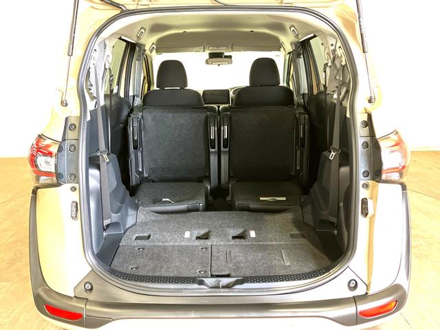 シエンタ ハイブリッドＧセーフティーエディションＩＩ　禁煙　ワンオーナー車　純正９ｉｎｔナビ　リアカメラ　両側電動スライドドア　トヨタセーフティセンス　追突被害軽減ブレーキ　レーンキープ　踏み間違い防止　ＨＤＭＩ　地デジ　シートヒーター　スマートキ（28枚目）