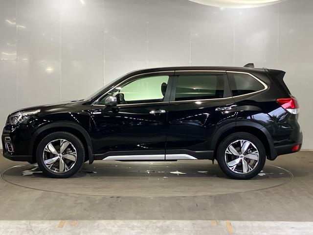 フォレスター アドバンス　禁煙　ケンウッドナビ　リア＆左サイドカメラ　アイサイト　追突被害軽減ブレーキ　レーンキープ　ＡＣＣ　スマートキー　シートヒーター　ステアリングヒーター　Ｂｌｕｅｔｏｏｔｈ　ミュージックサーバー　エアＢ（4枚目）