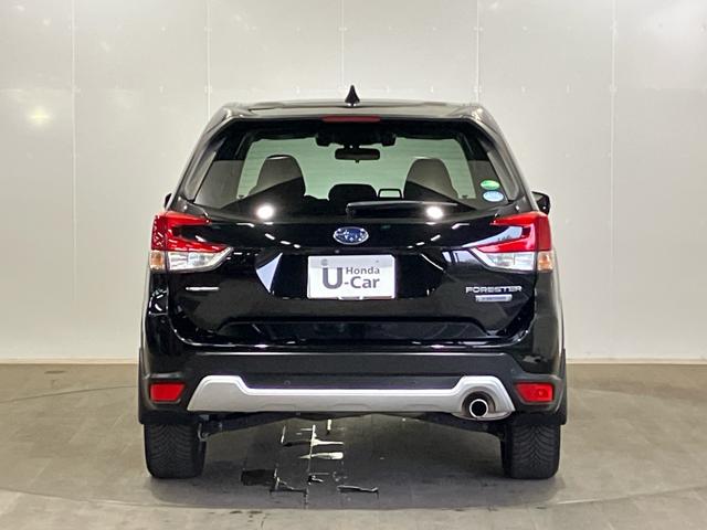 フォレスター アドバンス　禁煙　ケンウッドナビ　リア＆左サイドカメラ　アイサイト　追突被害軽減ブレーキ　レーンキープ　ＡＣＣ　スマートキー　シートヒーター　ステアリングヒーター　Ｂｌｕｅｔｏｏｔｈ　ミュージックサーバー　エアＢ（6枚目）