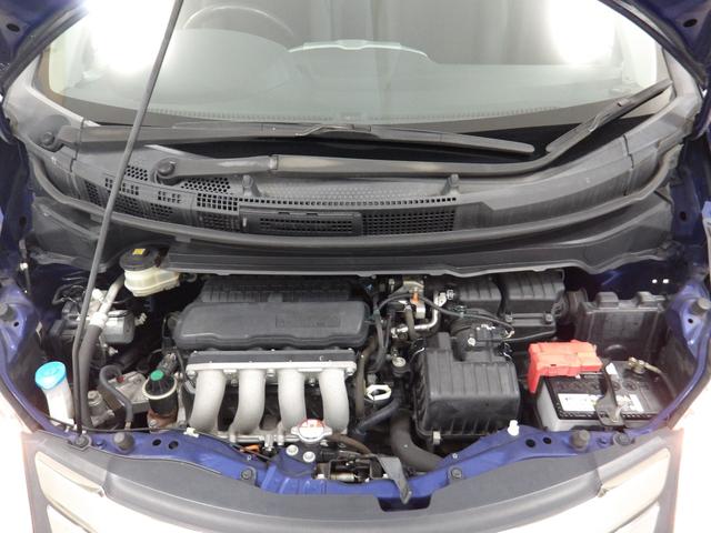 フリード Ｇエアロクールエディション　禁煙車　メモリーナビ　リアカメラ　ＥＴＣ　スマートキー　リア左側パワースライドドア　ディスチャージヘッドライト　アルミホイール　ＥＴＣ　ＤＶＤ／ＣＤ　ワンセグＴＶ　ブルートゥース音楽　Ｂカメラ（9枚目）