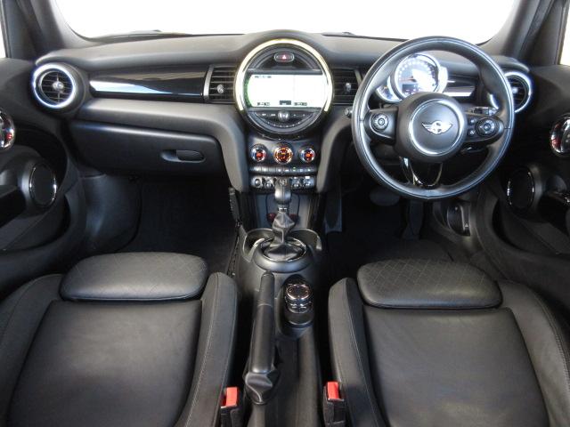 ＭＩＮＩ クーパーＳ　禁煙車　ナビゲーション　リアカメラ　サンルーフ　サイドカーテンエアバッグ　フルセグＴＶ　ＤＶＤ／ＣＤ　アルミホイール　ＬＥＤヘッドライト　スマートキー　ＥＴＣ　シートヒーター　記録簿有り　Ｂモニター（7枚目）