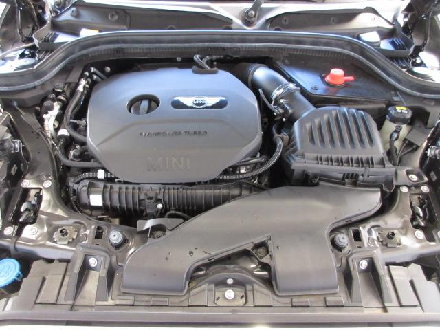 ＭＩＮＩ クーパーＳ　禁煙車　ナビゲーション　リアカメラ　サンルーフ　サイドカーテンエアバッグ　フルセグＴＶ　ＤＶＤ／ＣＤ　アルミホイール　ＬＥＤヘッドライト　スマートキー　ＥＴＣ　シートヒーター　記録簿有り　Ｂモニター（12枚目）