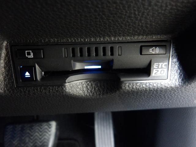 ヤリスクロス ハイブリッドZ 禁煙車 メモリーナビ マルチビューカメラ LEDヘッドライト サイドカーテンエアバッグ シートヒーター パワーテールゲート ブルートゥース音楽 トヨタセーフティーセンス マルチビューカメラ VSA(3枚目)