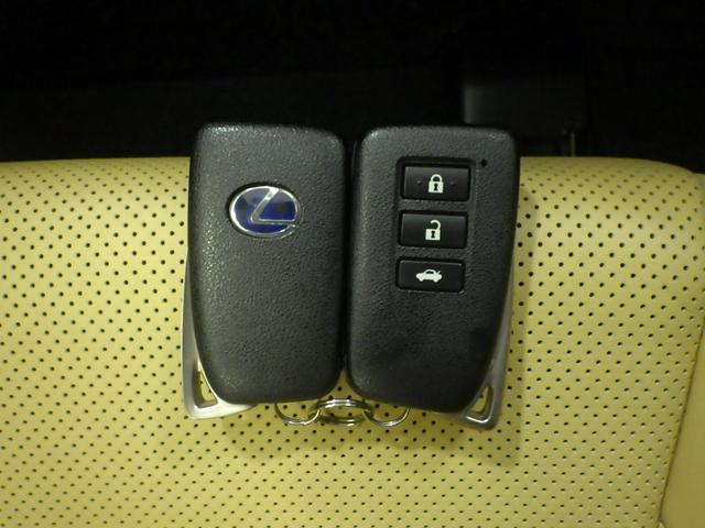 RC RC300hバージョンL 禁煙車 メモリーナビ LEDヘッドライト サイド、カーテン、ニーエアバッグ シートヒーター リアカメラ サンルーフ アルミホイール パワーシート パドルシフト パーキングセンサー スマートキー 地デジ(13枚目)