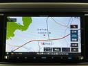 【ナビゲーション】ケンウッドナビ（ＫＸＭ－Ｈ７００）を装備しております。ブルートゥース・デジタルＴＶ・ＤＶＤ／ＣＤプレーヤー・バックカメラ付きです。
