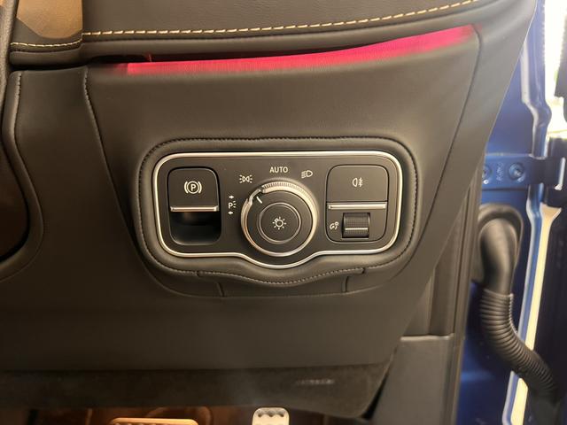 Ｇクラス Ｇ４５０ｄ　ＡＭＧラインパッケージ　ＡＭＧライン　マヌファクトゥーアプログラム　サンルーフ　ブルメスターサラウンドサウンドシステム　パワーシート　シートヒーター　ベンチレーター　３６０℃カメラ　ＬＥＤヘッドライト　茶革シート　新車保証継（22枚目）