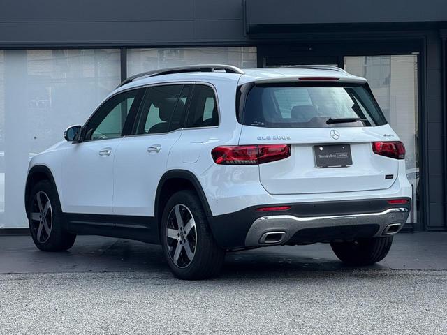 GLB GLB200d 4マチック 弊社下取り車両 AMGラインパッケージ レザーDINAMICAシート 19インチアルミ プライバシーガラス マルチビームLEDヘッドライト 本革スポーツステアリング レーダーセーフティーPKG(5枚目)