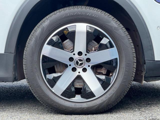 GLB GLB200d 4マチック 弊社下取り車両 AMGラインパッケージ レザーDINAMICAシート 19インチアルミ プライバシーガラス マルチビームLEDヘッドライト 本革スポーツステアリング レーダーセーフティーPKG(12枚目)