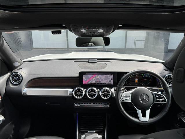 GLB GLB200d 4マチック 弊社下取り車両 AMGラインパッケージ レザーDINAMICAシート 19インチアルミ プライバシーガラス マルチビームLEDヘッドライト 本革スポーツステアリング レーダーセーフティーPKG(19枚目)