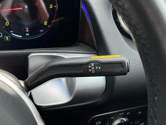 GLB GLB200d 4マチック 弊社下取り車両 AMGラインパッケージ レザーDINAMICAシート 19インチアルミ プライバシーガラス マルチビームLEDヘッドライト 本革スポーツステアリング レーダーセーフティーPKG(24枚目)