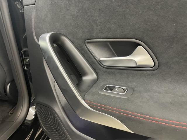CLAクラス CLA200d AMGラインパッケージ AMGラインパッケージ/アダプティブハイビームアシスト・プラス/プライバシーガラス/スポーティーエンジンサウンド/スポーツブレーキシステム/19インチAMGアルミホイール(24枚目)