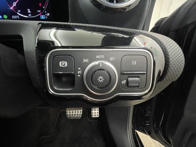 CLAクラス CLA200d AMGラインパッケージ AMGラインパッケージ/アダプティブハイビームアシスト・プラス/プライバシーガラス/スポーティーエンジンサウンド/スポーツブレーキシステム/19インチAMGアルミホイール(41枚目)