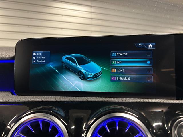 Ａクラスセダン 　アダプティブハイビームアシスト・プラス／ローワードコンフォートサスペンション／プライバシーガラス／１８インチＡＭＧ５ツインスポークアルミホイール／コスモスブラック／ＥＴＣ／純正ドラレコ（52枚目）