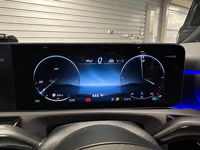 Ａクラスセダン 　アダプティブハイビームアシスト・プラス／ローワードコンフォートサスペンション／プライバシーガラス／１８インチＡＭＧ５ツインスポークアルミホイール／コスモスブラック／ＥＴＣ／純正ドラレコ（55枚目）